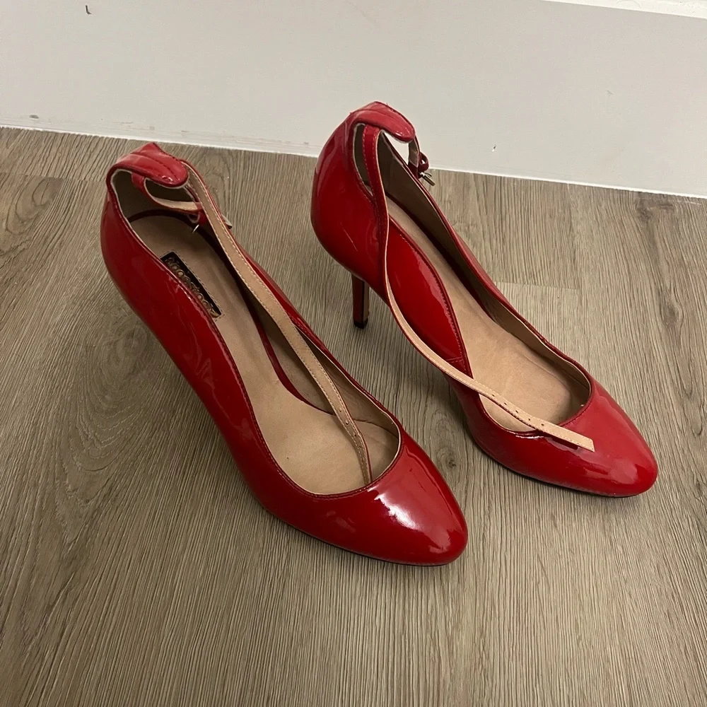 Red heels - Picture 2 of 3